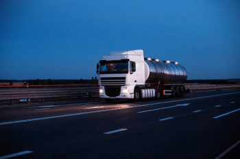 Jak transportować paliwa płynne zgodnie z przepisami?